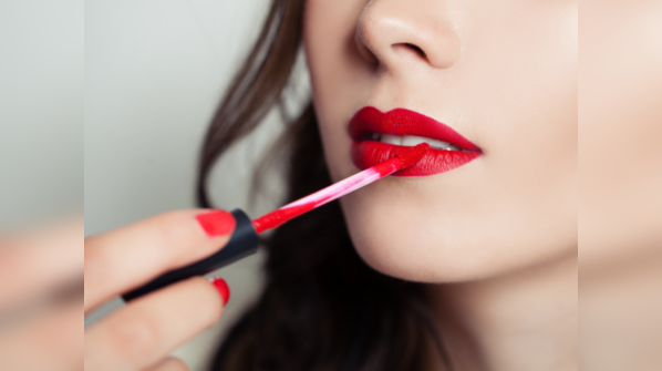 Lipsticks, lip balms and chapsticks