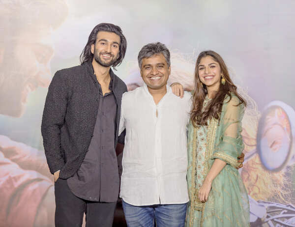 Mangesh Hadawale Images