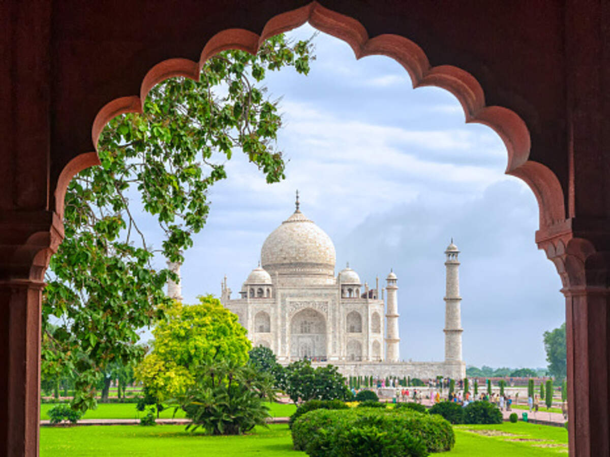 Train to Taj Mahal to be a reality soon; Agra Metro project gets a green  signal | Times of India Travel