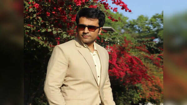 Is Abir Chatterjee a real-life Sona da?