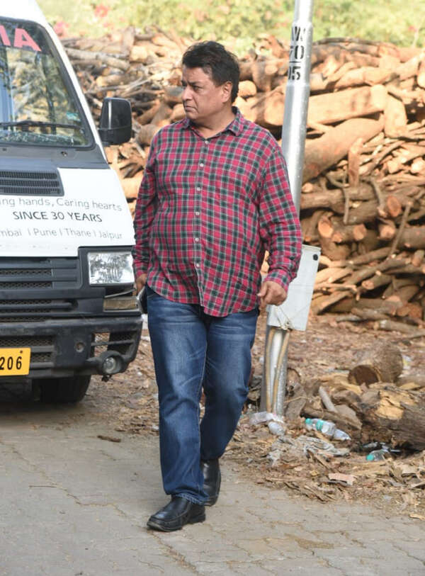 Kumar Mangat Pictures