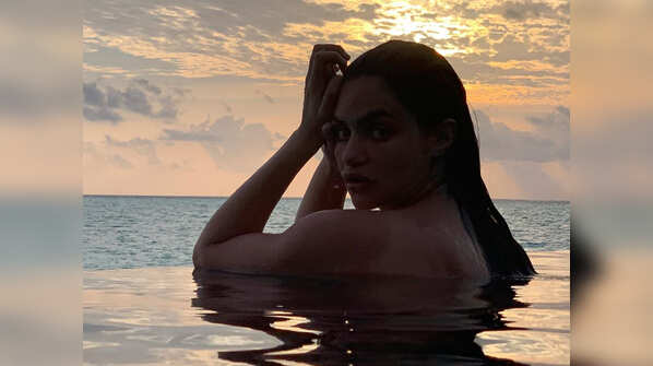 Arjun Rampal's girlfriend is ruling her maternity fashion