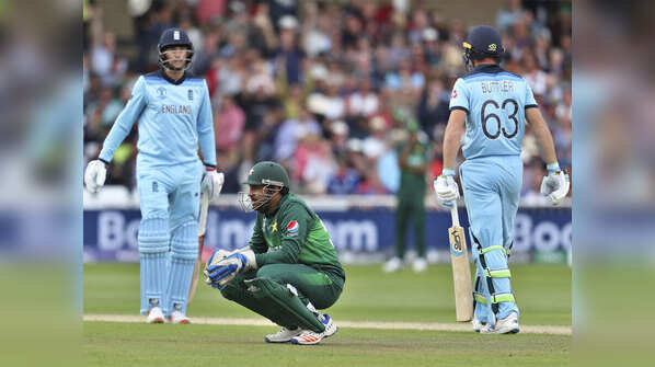Root and Buttler taking England to the mouth of victory