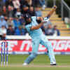 Plunkett and Woakes: the long handles deliver