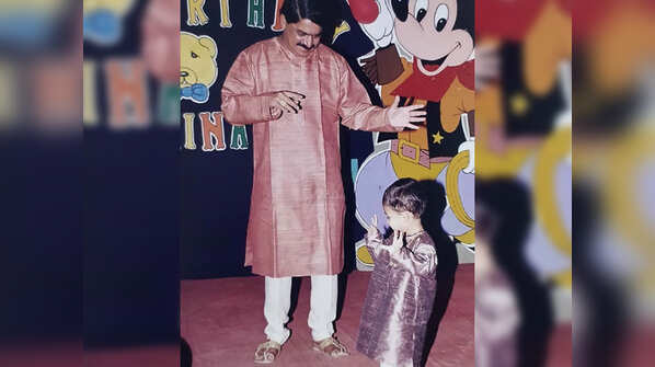This throwback picture of Abhinay Berde with dad Laxmikant Berde will make your day