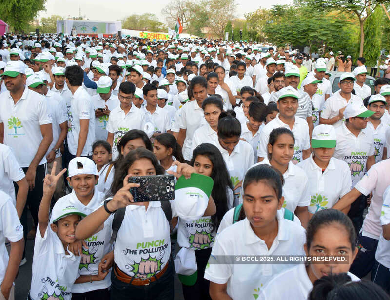 Thousands participate in &lsquo;Run for Environment&rsquo; rally