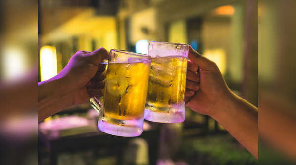 Two pints of beer is better for pain relief than paracetamol, says research