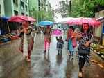 Rain lashes Mumbai