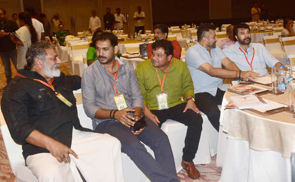 Hareesh Kanaran Pictures
