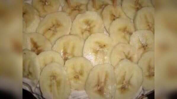 Baked banana chips