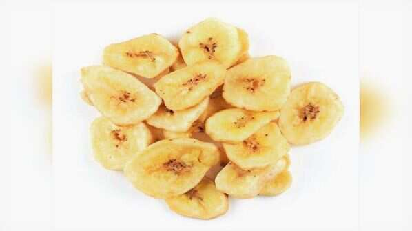 Microwave banana chips