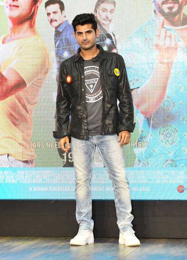 Omkar Kapoor Photos