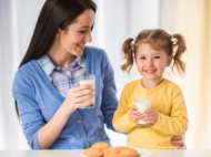 4 healthy drinks your kids should drink and 4 unhealthy drinks they should avoid