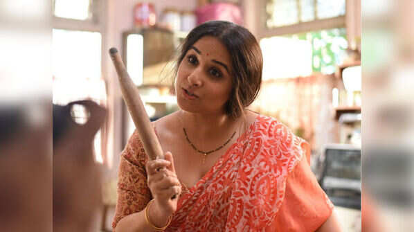 Vidya Balan in ‘Valo Theko’ (2003)