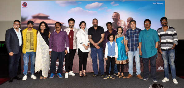Raj R Gupta Photos