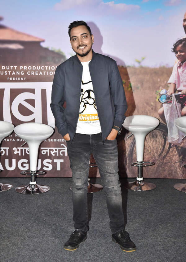 Raj R Gupta Photos