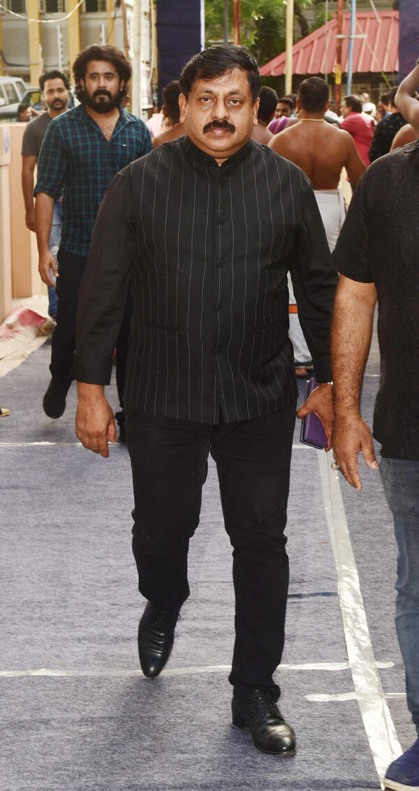 Sohan Roy Photos