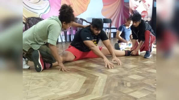 Stretch it like Babita and Vivek