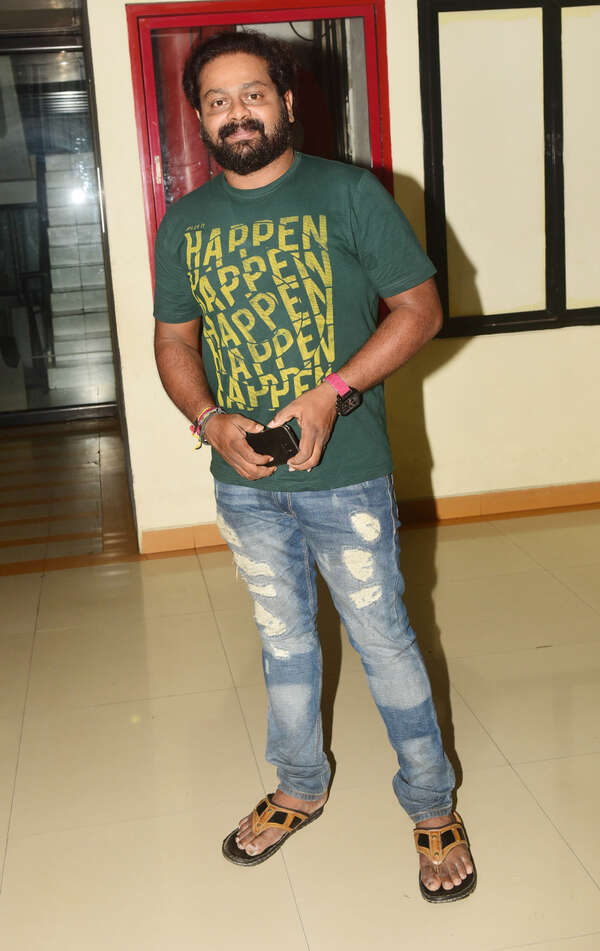 Saji Surendran Photos