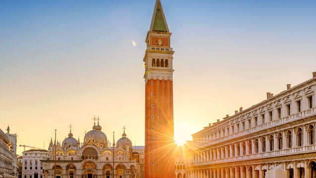 Venice tourist rules are in full force, two backpackers fined and asked to leave