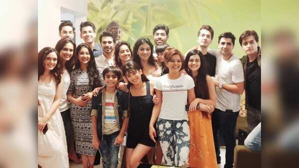 Yeh Rishta Kya Kehlata Hai's Shivangi Joshi, Mohsin Khan, and others celebrate Samir Onkar's birthday; enjoy a fun karaoke night too