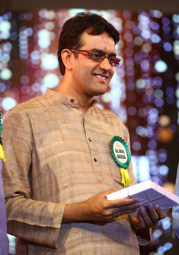 Vikram Sampath Pictures