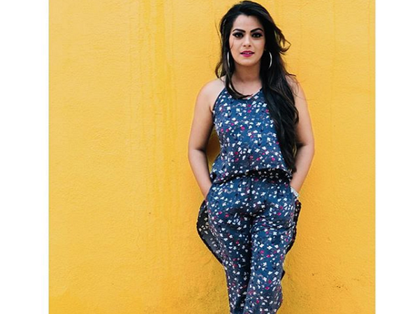 Nidhi Jha Pictures