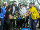 Arjun Kapoor participates in beach clean-up drive