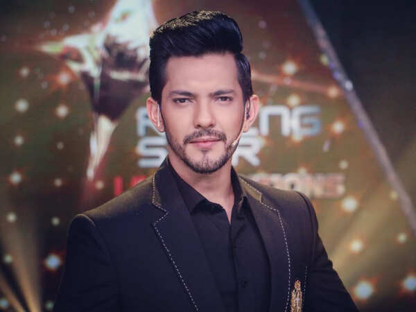 Aditya Narayan Photos