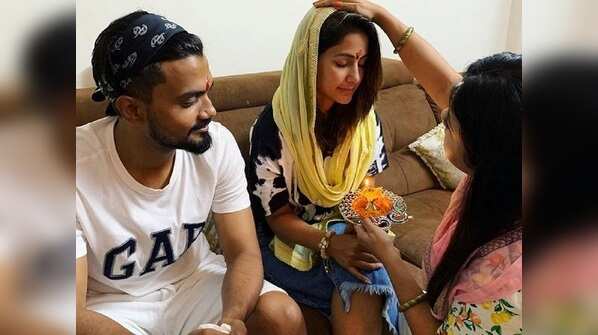 Hina thanks Rocky's sisters