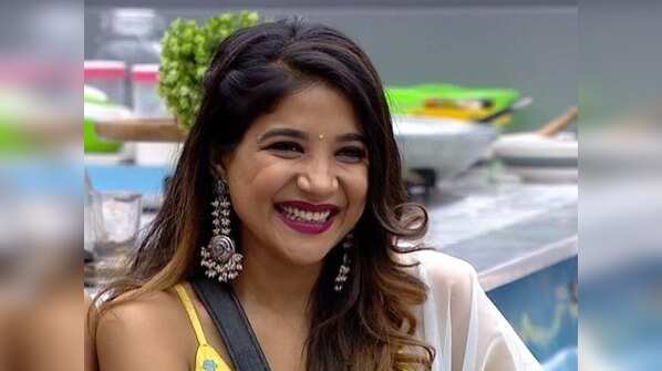 Bigg Boss Tamil 3 evicted contestant Sakshi Agarwal - From being a crybaby to fights with Kavin, here’s a look at her journey in the house