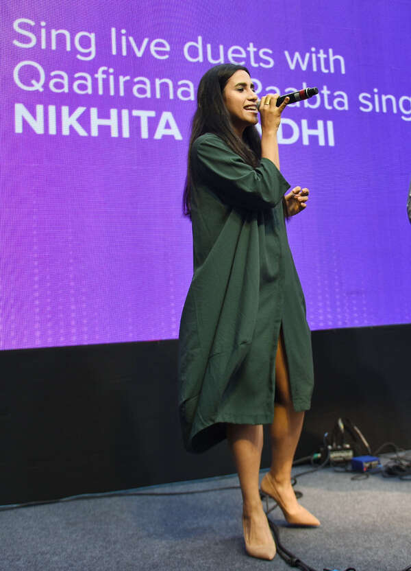 Nikhita Gandhi Pictures