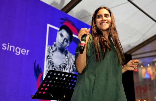 Nikhita Gandhi Images