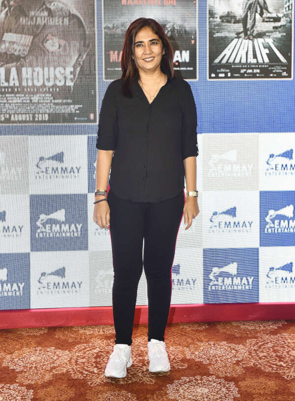 Monisha Advani Pictures