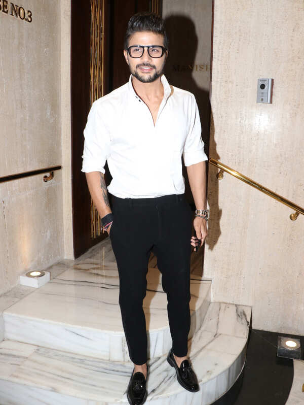 Mustafa Burmawalla Images