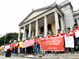 Kashmiris and non-Kashmiris from Bengaluru held a silent protest at Townhall