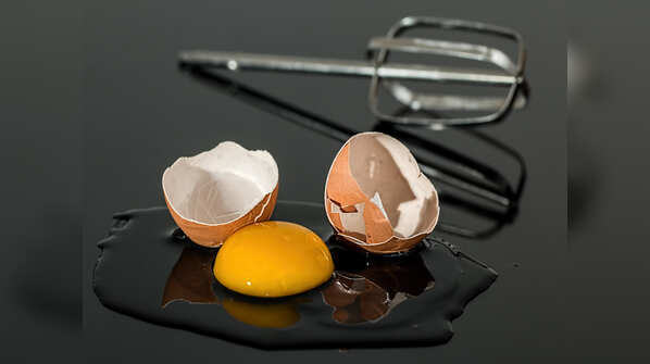 Is it safe to eat raw eggs