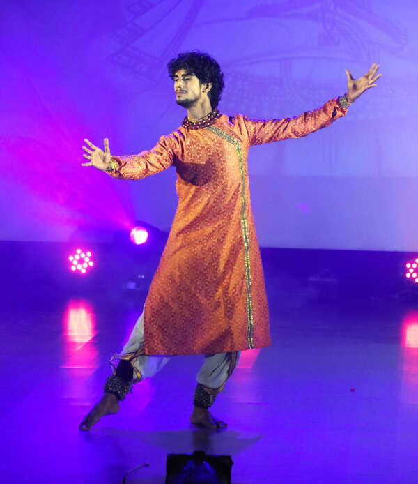 Shubham Tiwari Photos