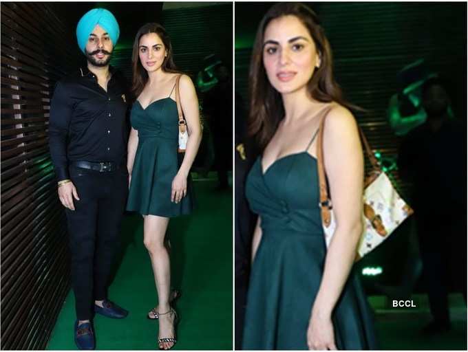 Nach Baliye 9 S Shraddha Arya And Alam Makkar Enter Hand In Hand At Ekta Kapoor S Show Launch The Times Of India Are you looking for shraddha arya height and weight? nach baliye 9 s shraddha arya and alam