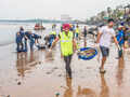 Inspiring pics of celebs & children cleaning Versova Beach after Ganpati Visarjan