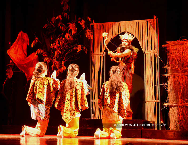 Tamasha Vratraj: A play