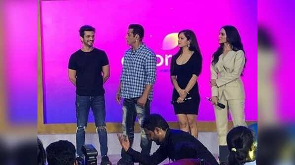 Salman makes fun of Arjun and Puja