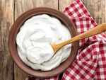 Yoghurt and gram flour face pack