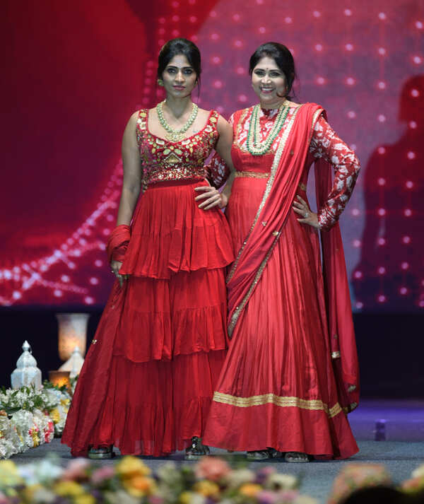 Sirisha Wallpapers
