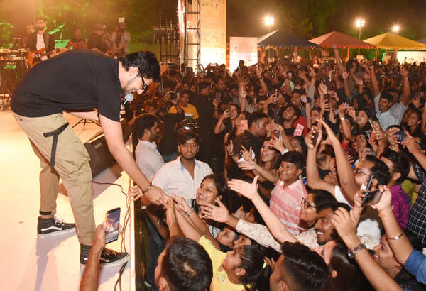 Darshan Raval Wallpapers