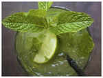 Increase the ice, soda water, mint leaves and lime juice