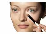 Use concealer to contour your nose