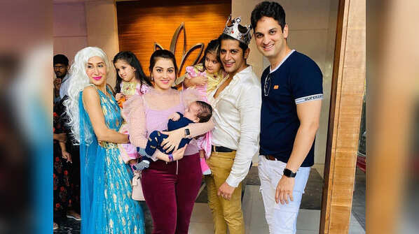 Bigg Boss 12's Karanvir Bohra and wife Teejay throw a Halloween themed birthday bash for twin daughters; see pics