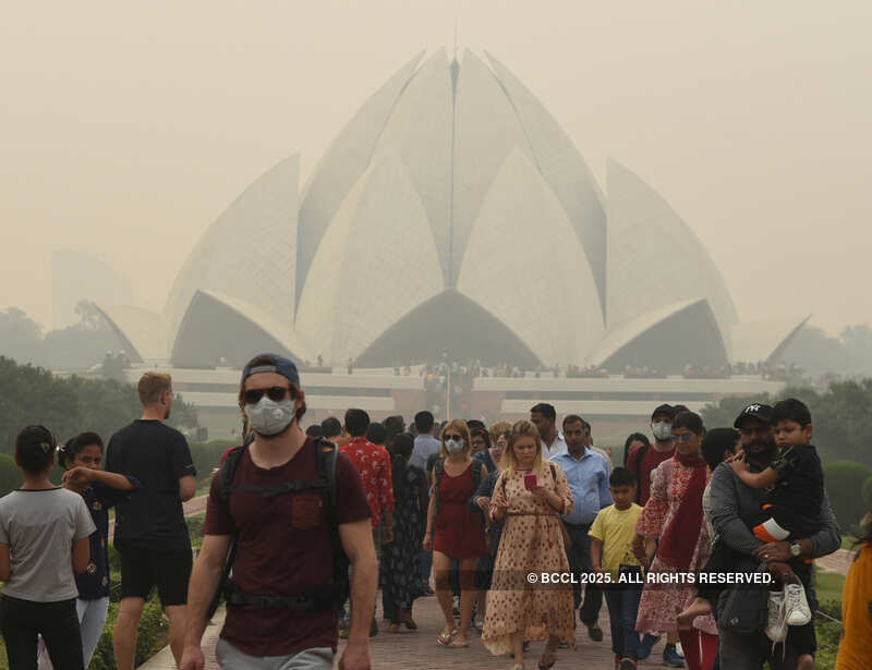 In pics: Delhi turns into a 'Gas Chamber' as air pollution hits record high
