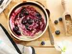 Oats porridge with berries